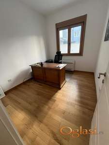 Izdaje se poslovni prostor nadomak Bulevara oslobođenja